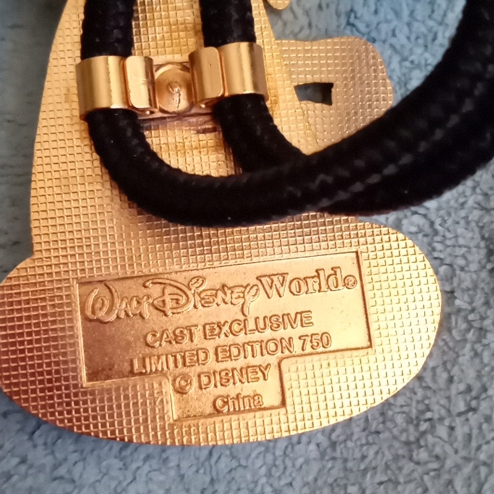 DISNEY GOOFY CAST LANYARD - Picture 4 of 8